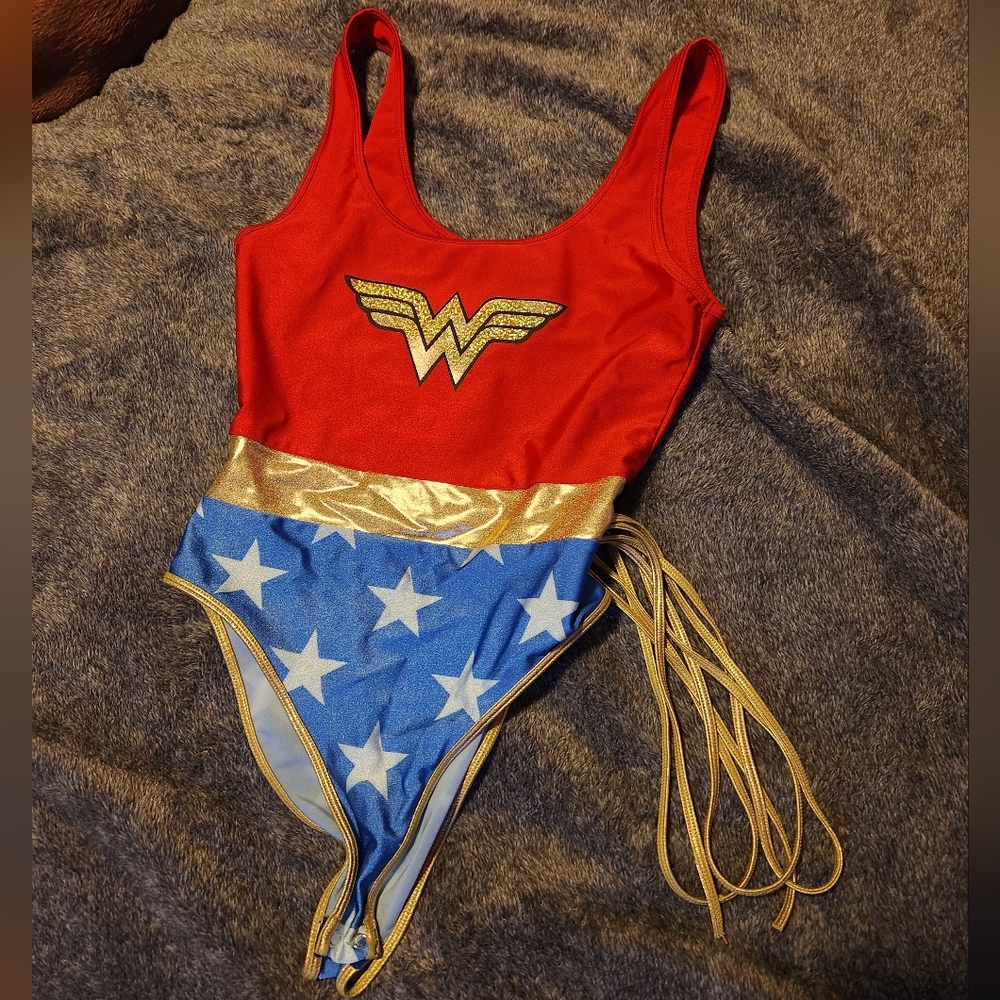 DC Wonderwoman bodysuit